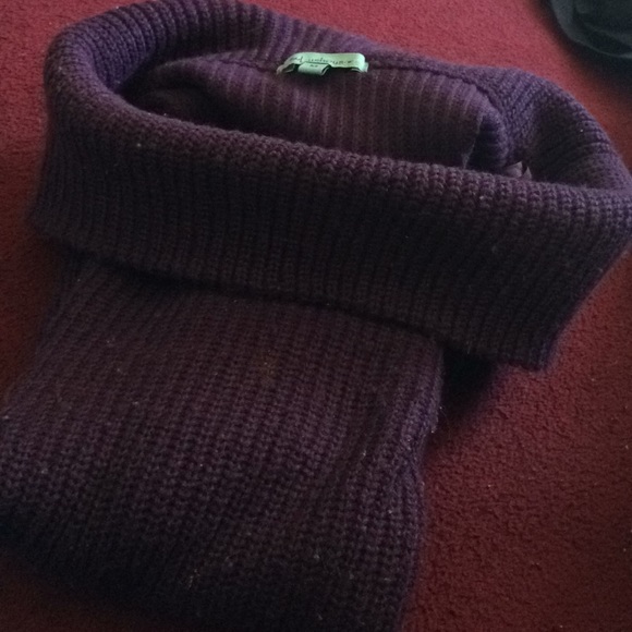 Sweater - Picture 2 of 5